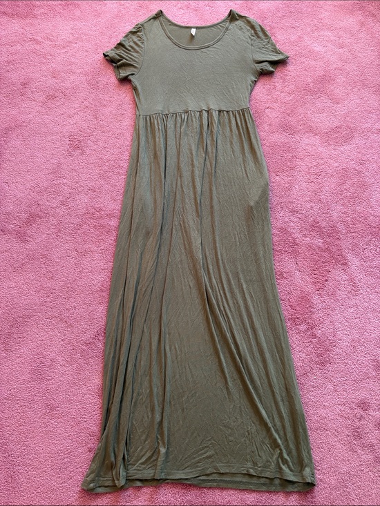 Db Moon Dresses & Skirts - Women’s Olive Green Short-Sleeve Scoop Neck Maxi Dress